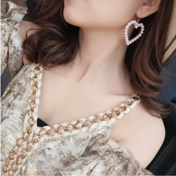 Faux Pearl Heart Dangle Earrings - Picture 4 of 8